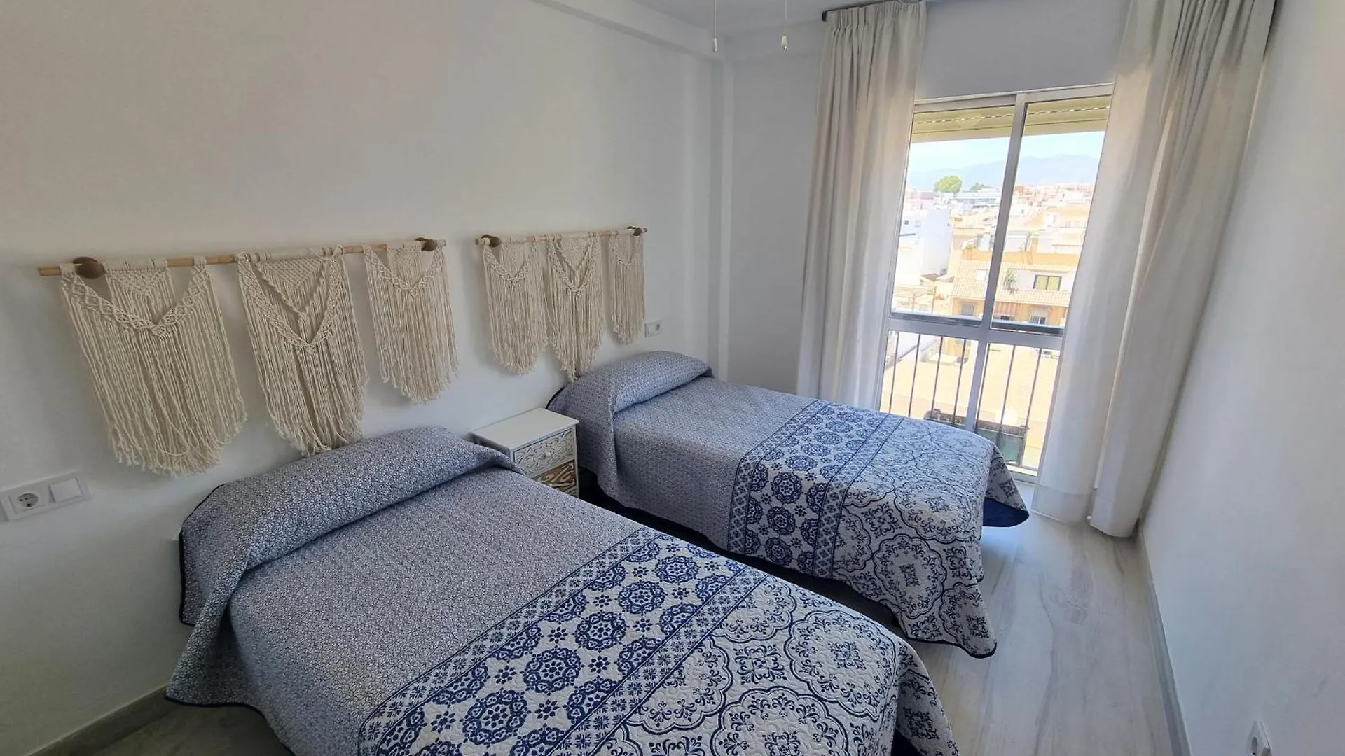 La Caracola I Beachfront & City Center Apartment Fuengirola